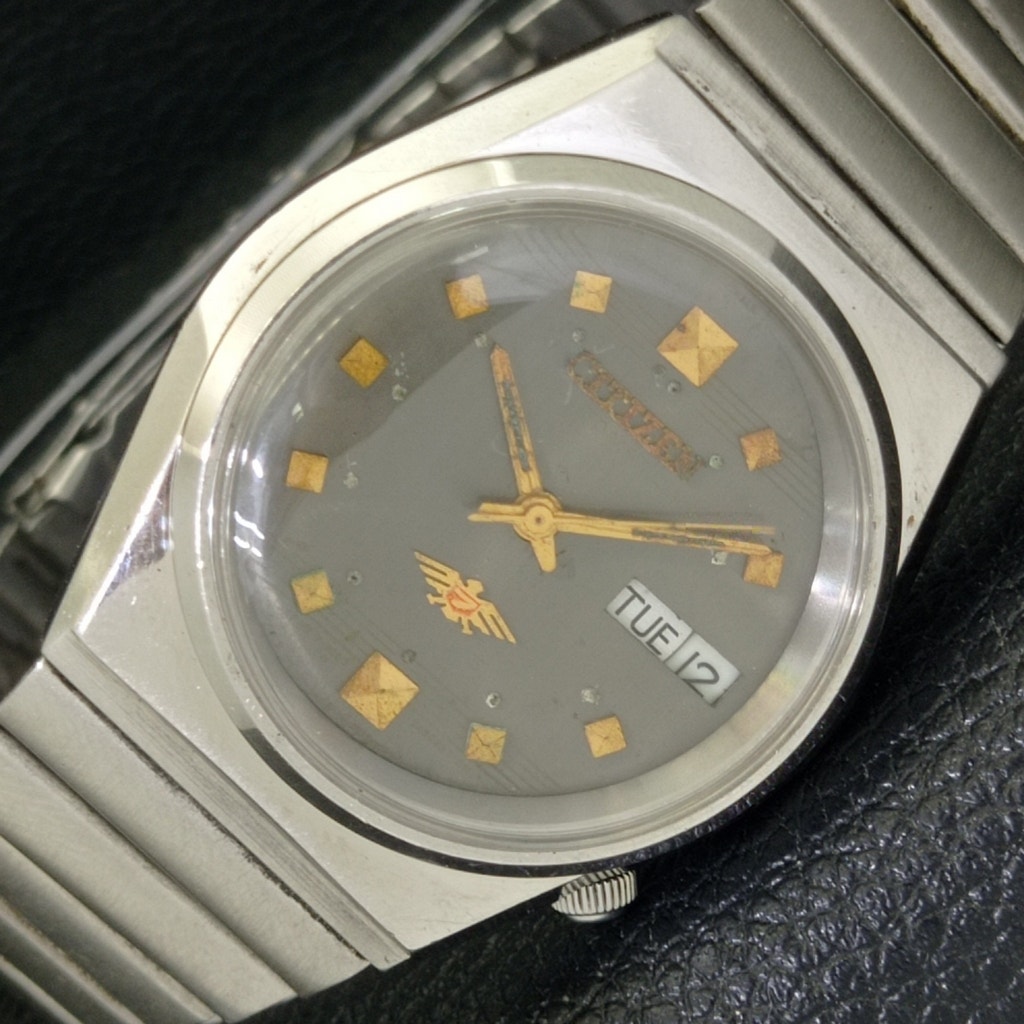 Vintage 1975 Citizen Automatic Mens Silver Watch WDaydate  Gold Accents